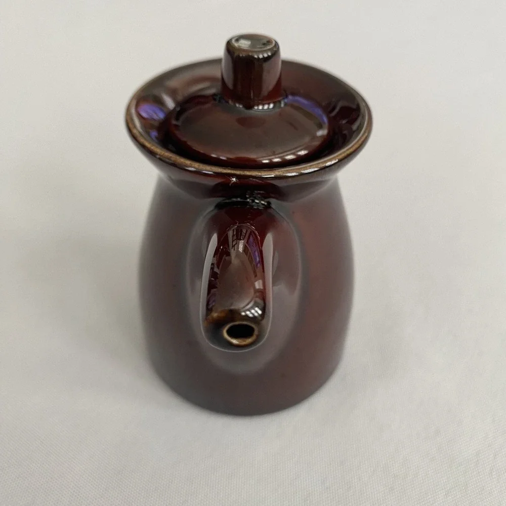Crate & Barrel Sauce Pot With Lid Ceramic Porcelain Soy Sauce Pitcher Pourer